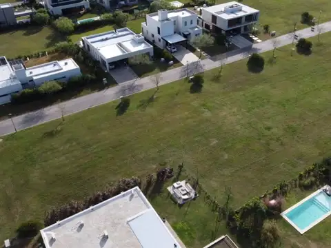 Terreno en Venta en Funes, USD 180.000