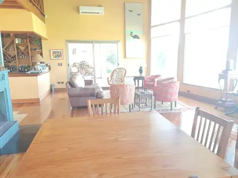 Casa en Venta en Ramallo, USD 800.000