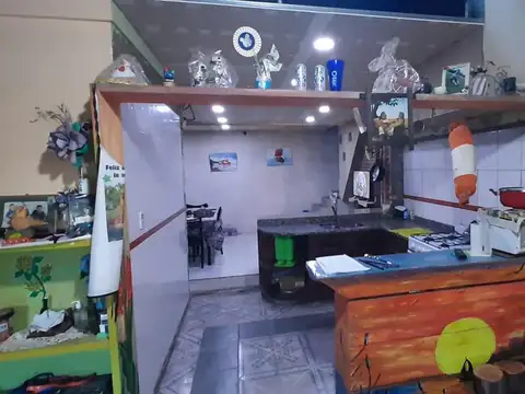 Casa 5 ambientes con 2 baños