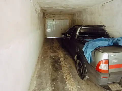 Casa 7 ambientes con 1 baño