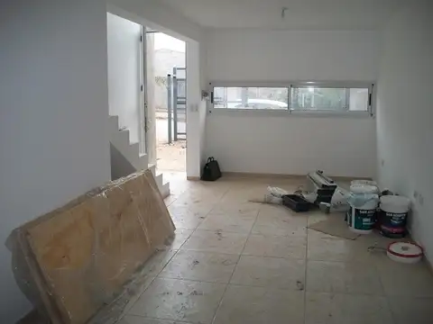 Casa en Alquiler con 1 cochera