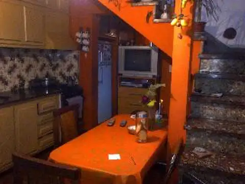 Casa 3 ambientes con 2 baños