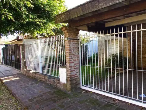 Casa en Venta en Castelar, USD 195.000