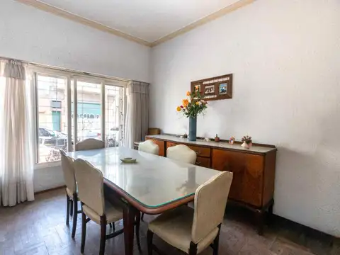 Depto Tipo Casa 5 ambientes con 2 baños