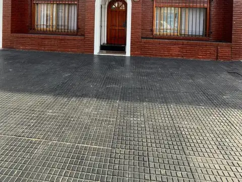 CASA EN VENTA MANSILLA 4200 VILLA DOMINICO