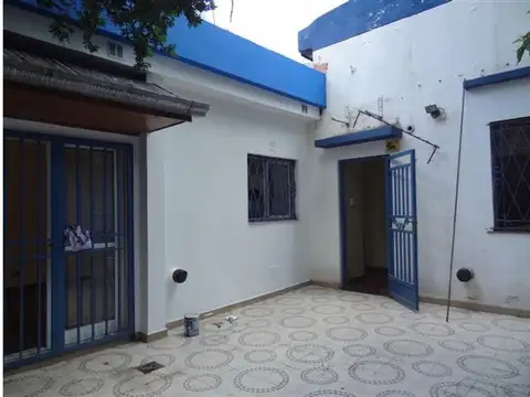 Avenida Castañares 1700