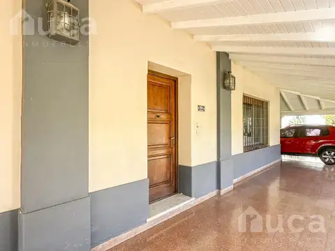Casa 6 ambientes con 2 baños