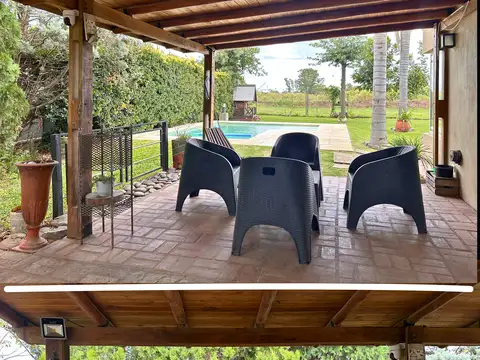 Casa 5 ambientes con 2 baños