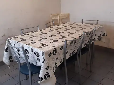Casa en Alquiler con 1 cochera