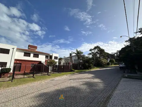 Paseo 114 entre Avenidas 1 y 3