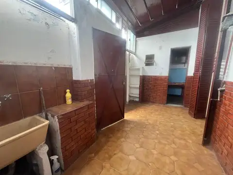 Depto Tipo Casa en Venta 70 años