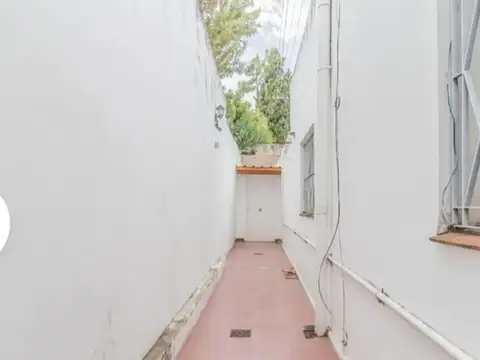 Ph En Bernal, Calle Bouchard 100
