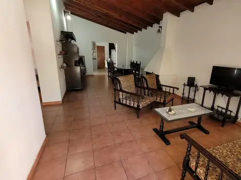 Quinta 4 ambientes con pileta - Villa Udaondo