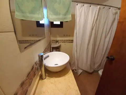 Casa - 4 dormitorios - 3 baños - jardín - Punta del Este