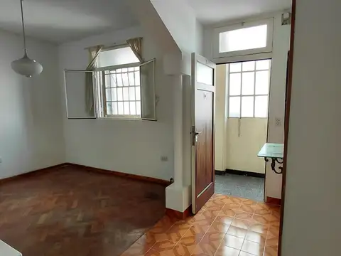 DEFENSA 1800, Piso 4