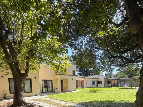 CASA QUINTA CON PILETA, EN VENTA EN PEHUAJÓ