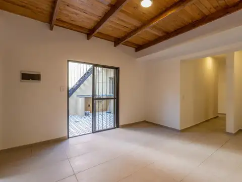 VENTA CASA DE PASILLO DOS DORMITORIOS