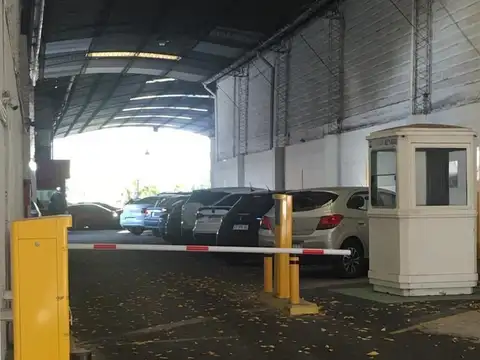VENTA ESTACIONAMIENTO MORON CENTRO