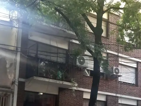 Depto 2 amb patio PB Lafuente 200 Flores Suhrr A