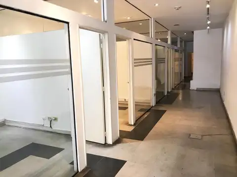 Oficina 2 ambientes con 3 baños