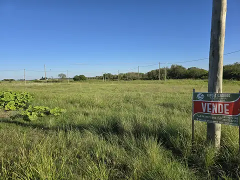 Terreno en Oro Verde cercano a polideportivo y heladeria Grido