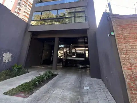 Depto 2 ambientes c/ cochera en VENTA. Apto crédito. Centro de Remedios de Escalada. Dr Melo 4500