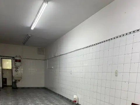 Local en Alquiler 40 años