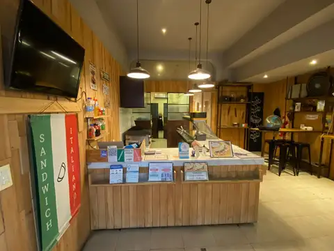 Excelente FoodFast en la zona de San Nicolas