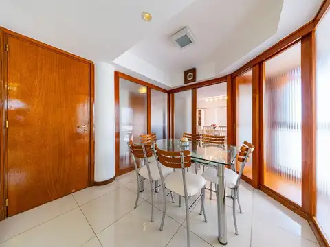 Departamento en Venta con 3 cocheras