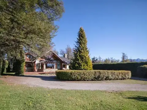 Casa 5 ambientes con 3 baños