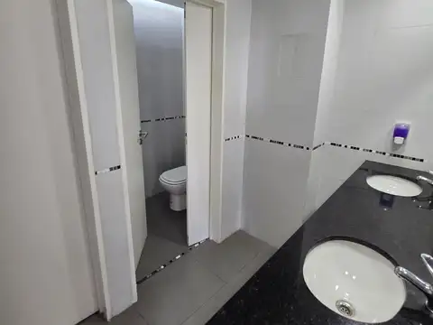 Gallo al 900 a metros de Av. Cordoba COCHERA FIJA CUBIERTA edificio con amenities