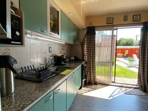 Casa 4 ambientes con 3 baños