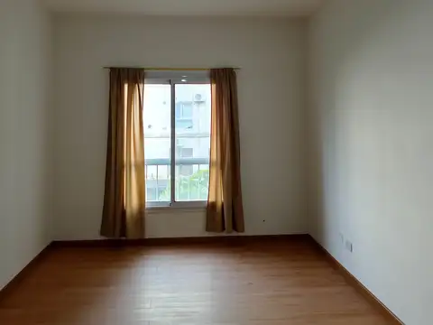Alem 1100, Piso 1
