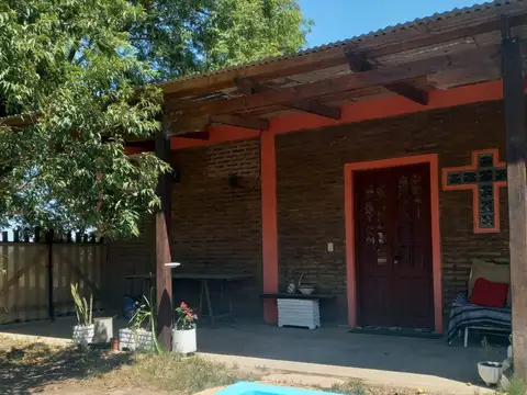 Casa 6 ambientes con 2 baños