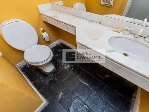 Depto Tipo Casa en Venta 40 años