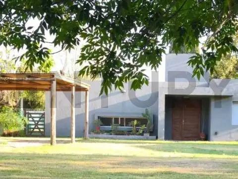 VENTA CASA 3 DORMITORIOS  EN FINCAS DEL SUR 2