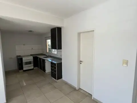 DIRECTORIO 100, Piso 2