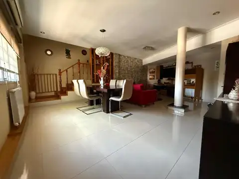 Depto Tipo Casa 4 ambientes con 4 baños