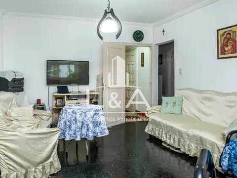 EN VENTA CASA 3 DORMITORIOS B° TRES CERRITOS