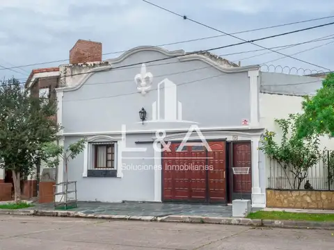 EN VENTA CASA 3 DORMITORIOS B° TRES CERRITOS