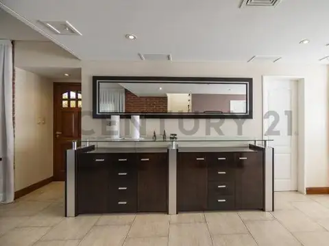 Oficina en Venta en Solar Del Bosque, USD 270.000