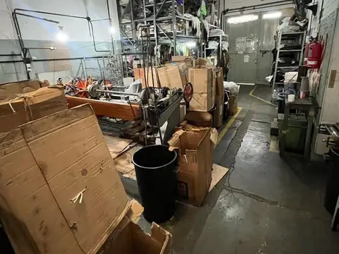 GALPON / DEPOSITO .- S/ LOTE PPIO. 8.66X38