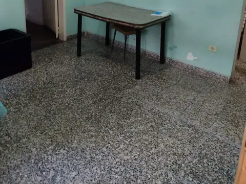 Depto Tipo Casa en Venta 50 años