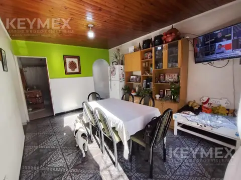 Casa 4 ambientes con 2 baños