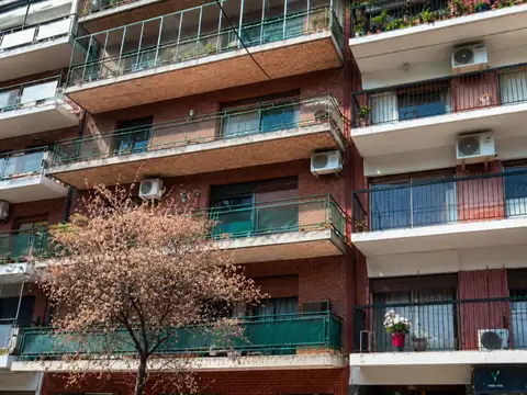 Venta Dto Semipiso al Frente , Coch/Dep o Estudio