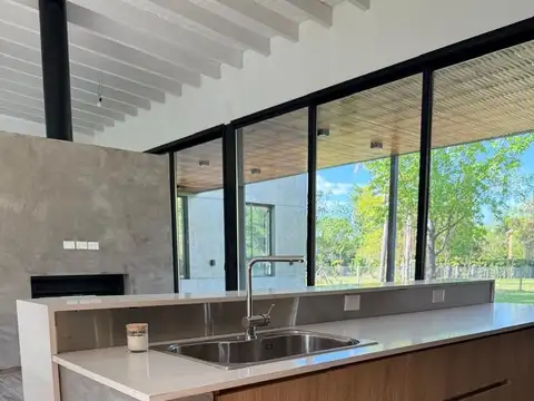 Casa en venta 4mb Country carmel Pilar a estrenar