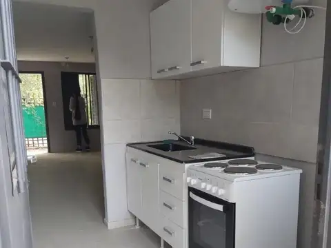 Depto Tipo Casa 2 ambientes con 1 baño