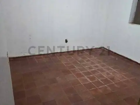7 de diciembre 600, Piso 0