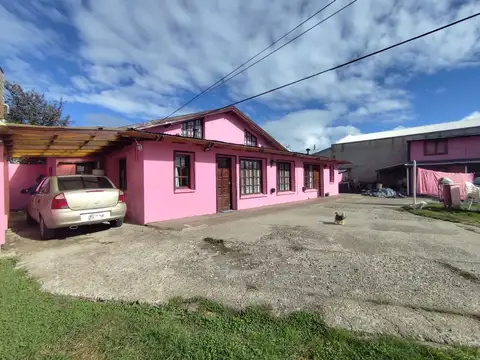 Casa con Lote amplio en zona industrial