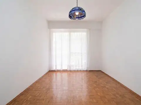 Departamento 6 ambientes con 2 baños